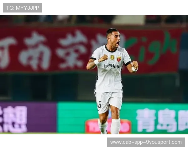 上海海港外援出色发挥，卫冕无悬念