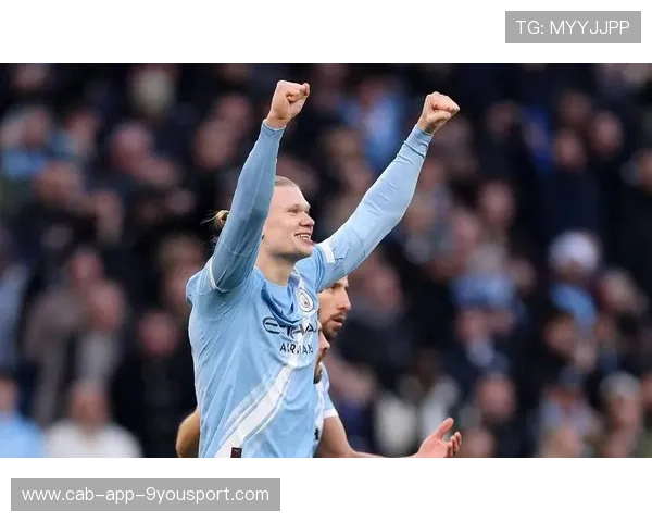 曼城连续插上进攻打穿对手，哈兰德点球稳稳罚中