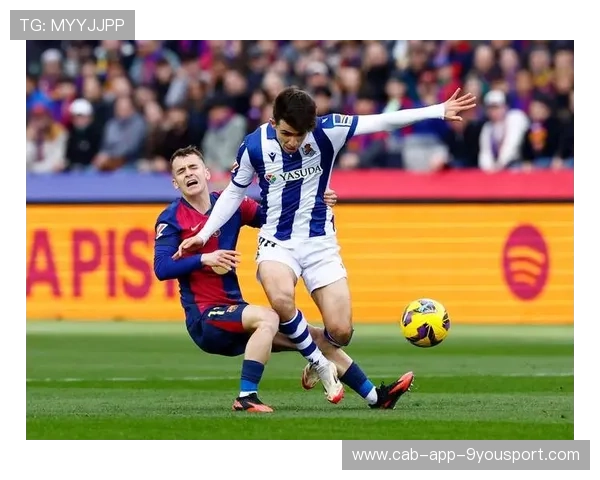 西甲：皇马在国家德比中击败巴萨，争冠悬念再升温，皇马7个月后终登西甲榜首